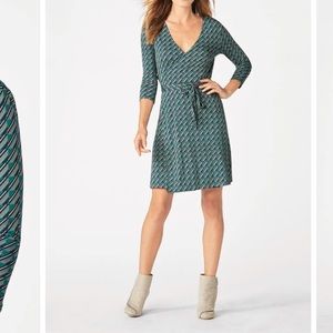 👗 Pretty Printed Wrap Dress